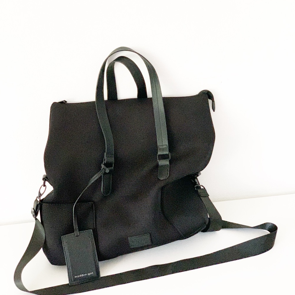SOLD🏷 Steve Madden travel bag